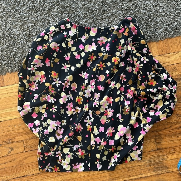 CABI Charm Blouse Black Floral Limited Edition Flawless Large - Picture 13 of 13